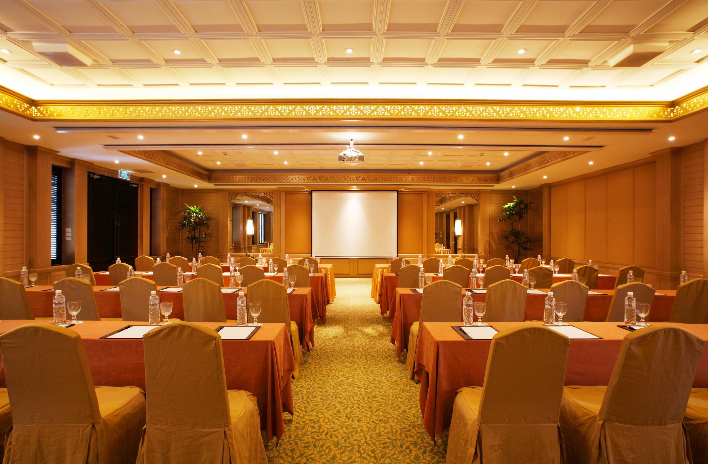 두짓 타니 라구나 푸켓 호텔 방타오 비치 외부 사진 A typical conference room