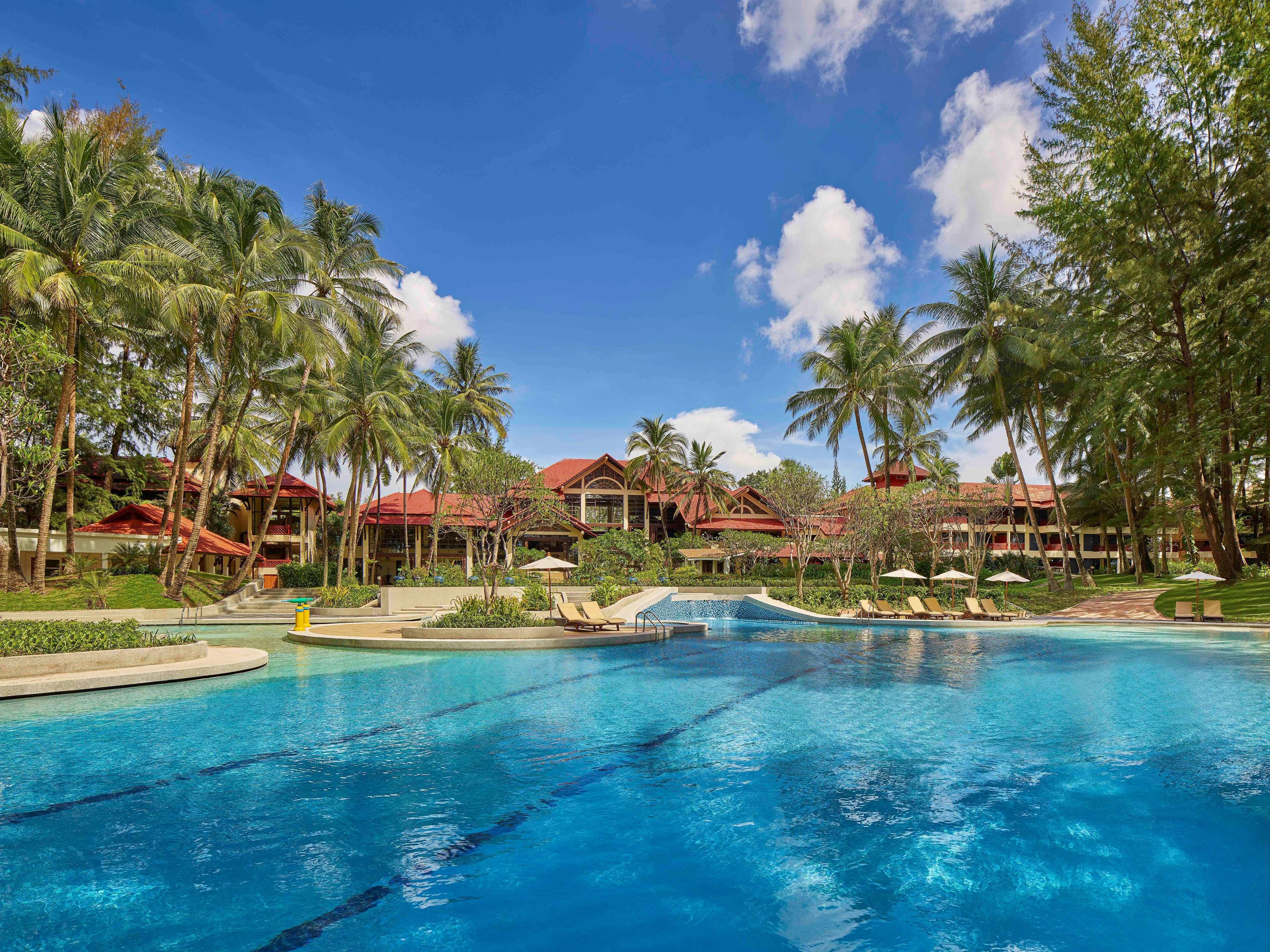두짓 타니 라구나 푸켓 호텔 방타오 비치 외부 사진 The pool at the Langkawi Hilton