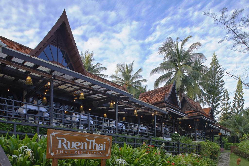 두짓 타니 라구나 푸켓 호텔 방타오 비치 외부 사진 Ruen Thai Restaurant