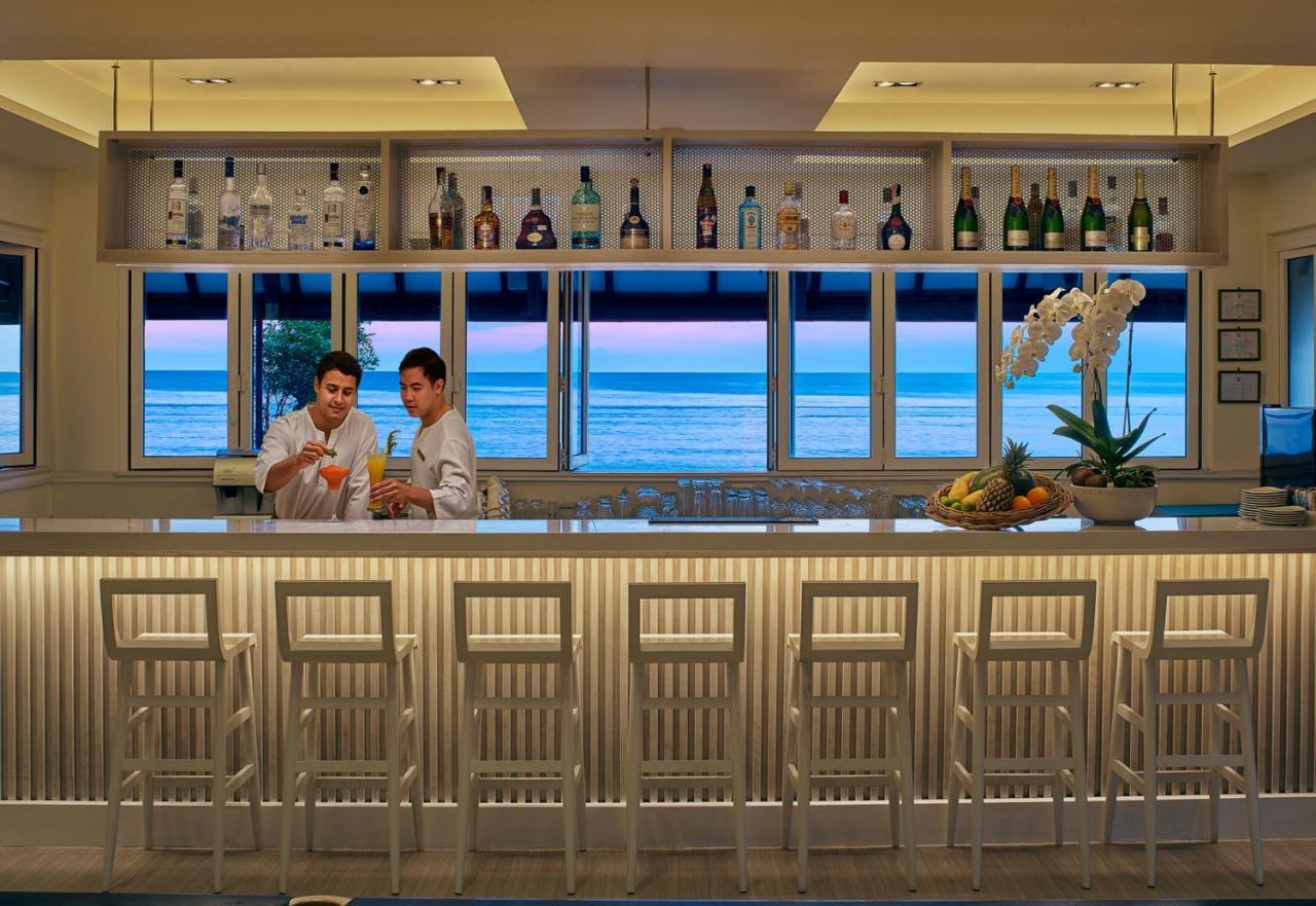 두짓 타니 라구나 푸켓 호텔 방타오 비치 외부 사진 The bar at the Beach Club